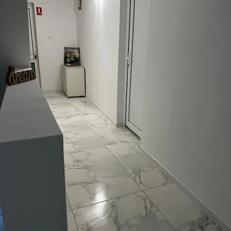 Yzabelle Eforie Nord