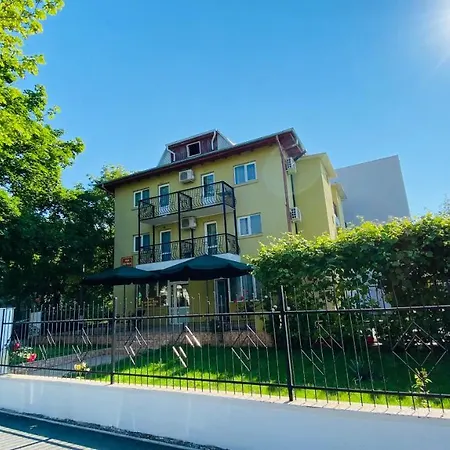 Yzabelle Hotel