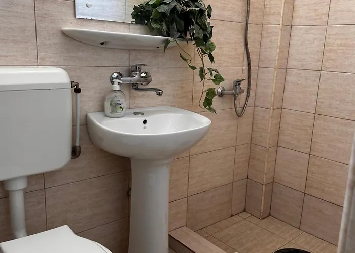 Yzabelle Eforie Nord